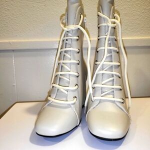 Rouge Helium Lace Up block heel ankle boot NWOT